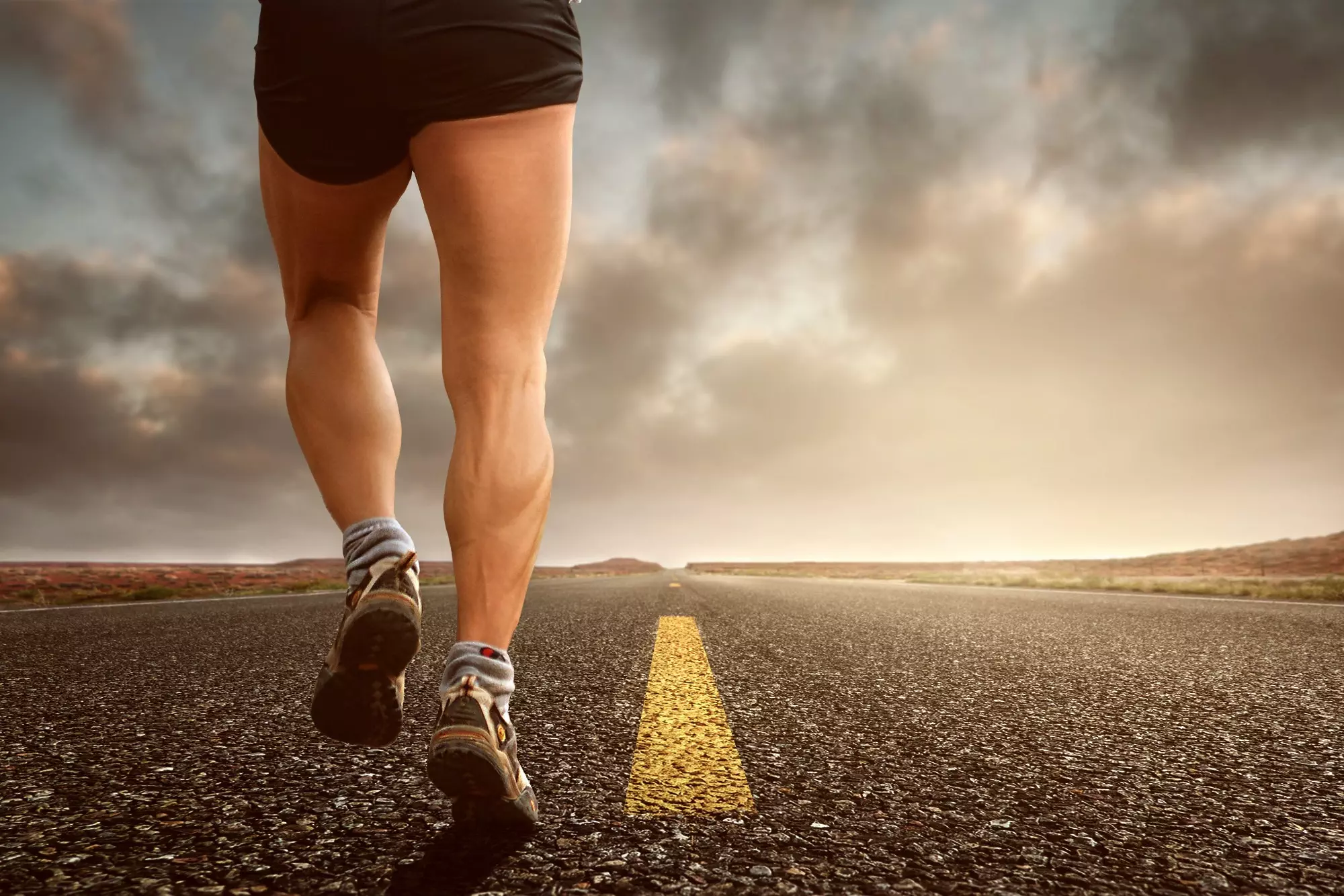 Wie eine stabile Beinachse sich positiv auf unseren (sportlichen) Alltag auswirkt und warum sie speziell für Läuferinnen und Läufer essentiell ist